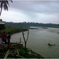Sungai Cisanggarung meluap.