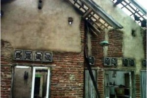 Kondisi pabrik kripik setelah terbakar.