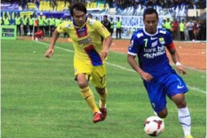 Laga Persib Bandung dengan Arema Malang.
