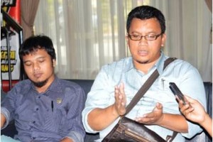 Rudi O’ang Ramdhani (kanan)
