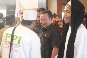 Sejumlah ormas Islam seusai audien di gedung DPRD Kuningan.