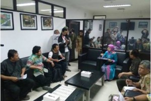 Forkoma CSI saat mengadukan terkait pembekuan rekening ke DPRD Jabar.