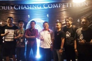 Lomunitas vape berfoto bersama usai sosialisasi bahaya narkoba,