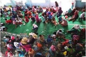 Balai Desa Cipakem padat pengungsi