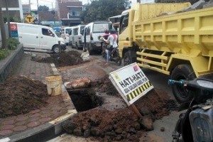 Galian PLN buat semerawut kota
