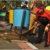 Bupati Kuningan, Hj Utje CH Suganda Terjun Langsung Bersihkan Jalan