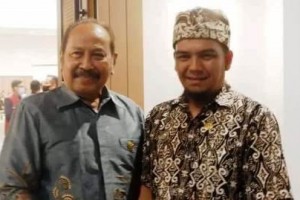 Dua tokoh Kuningan beda generasi, H. Aang Hamid Suganda dan H. Nana Mulyana Latif.
