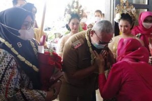 Bupati Kuningan saat menghadiri peringatan HARPI.