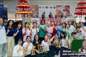 Forum Internasional Bulan Bahasa UNIKU