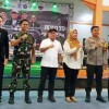 Bupati Kuningan berfoto bersama usai membuka Kickboxing Dandim Cup.