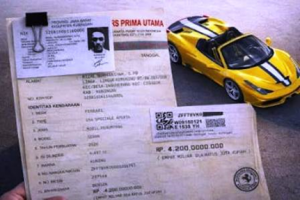 Dokumen Ferarri yang dicatut.