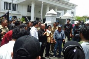 Japi Jabar saat menyampaikan aspirasinya di DPRD Jabar.