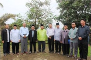 Jajaran Ponpes Gontor dan Ponpes Al Ikhlas saat Berfoto bersama